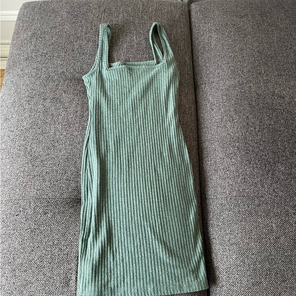 Green Ribbed Knit Dress - Picture 2 of 5